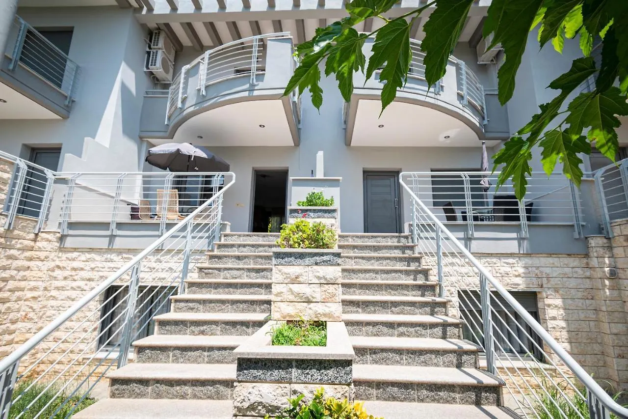 Villa Majestic By Travel Pro Services - Nikiti Halkidiki 0*, ניקיטי